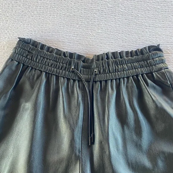 Zara Black Faux Leather Shorts - Picture 3 of 4